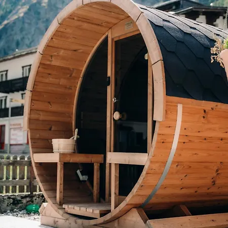 Dalias Ferienparadies Edelweiss 6p * Saas-Almagell